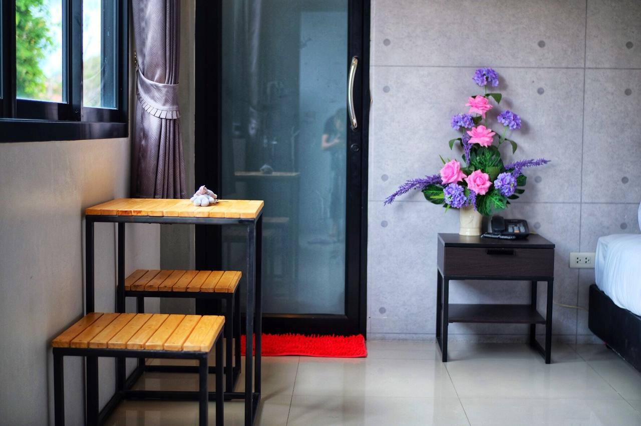 Hotel Royal Nine Kanchanaburi Exterior foto
